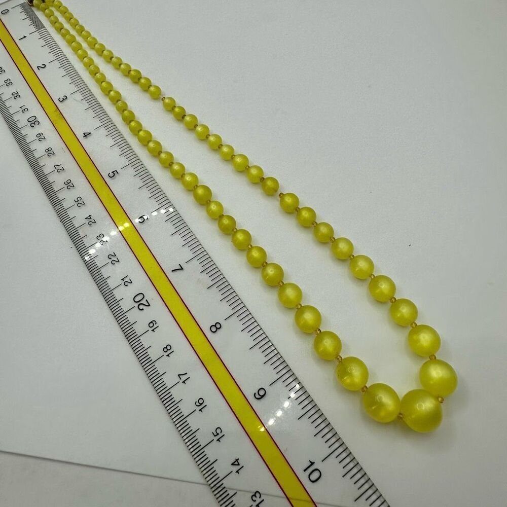 Yellow  moon glow  beaded necklace - Picture 8 of 9